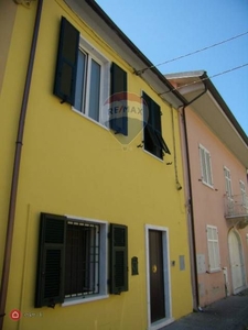 Casa indipendente in Vendita in Ruga Alfio Maggiani 4 a Carrara