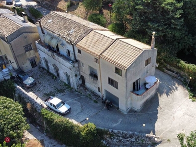 Casa Bi/Trifamiliare in Vendita in a Ragusa