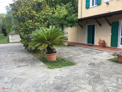 Casa indipendente in Vendita in Via Bonascola a Carrara