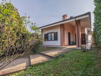 Casa indipendente in Vendita in Via Pietro Riva 1 a Pinerolo