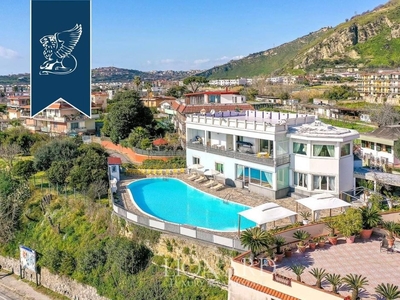 Esclusiva villa di 997 mq in vendita Pozzuoli, Campania
