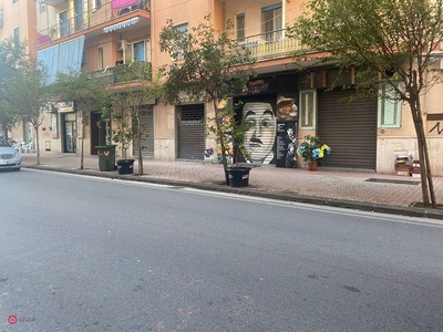 Negozio/Locale commerciale in Vendita in Via Posidonia 118 a Salerno