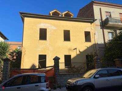 Palazzo in Vendita in Via BARACCA a Terni