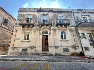 Palazzo in Vendita in Via Paolo Leni Spadafora 170 a Ragusa