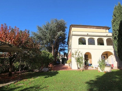 Villa Prestigiosa in Vendita a Calci