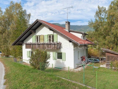 Villa in vendita a Monguelfo-Tesido via Bersaglio