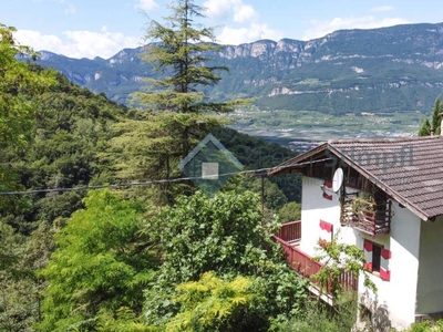 Villa in vendita a Montagna