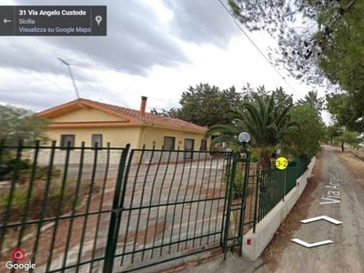 Villa in Vendita in Via Angelo Custode a Caltanissetta