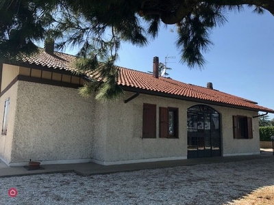 Villa in Vendita in Via Cassia Nord a Viterbo