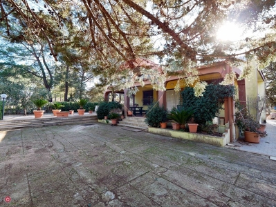 Villa in Vendita in Via Garibaldi a Gioia del Colle