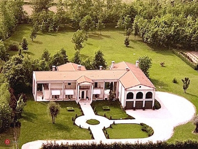 Villa in Vendita in Via Piovese a Padova