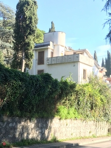 Villa in Vendita in Viale degli Eucalipti 28 a Salerno