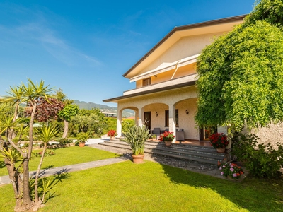 Casa in vendita in Forte dei Marmi, Italia