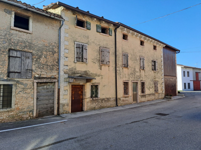 rustico / casale in vendita a Cerro Veronese