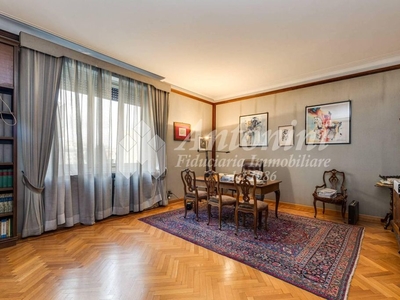 Appartamento di lusso di 150 m² in vendita Viale Bruno Buozzi, Roma, Lazio