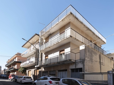 Appartamento in vendita a Valverde Catania