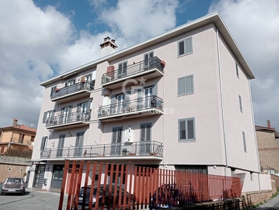 Appartamento in Via Monte del sole, Sutri, 6 locali, 1 bagno, 140 m²