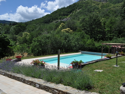 Casa indipendente con terrazzo in via maestri, Valmozzola