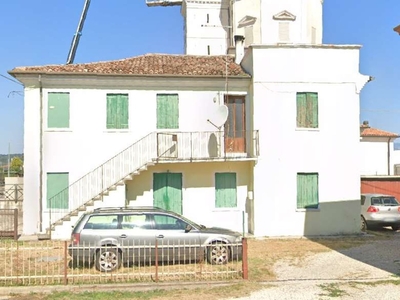 Casa indipendente in Piazza IV Novembre, Giavera del Montello, 3 bagni