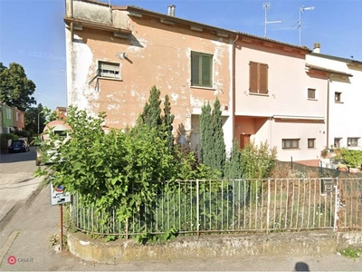 Casa indipendente in Vendita in Via Castelleone 38 a Cremona