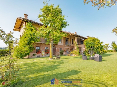 Casa indipendente in Vendita in Via Torre Roa a Cuneo