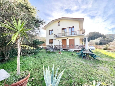 Casa semi indipendente in vendita a La Spezia Pianazze