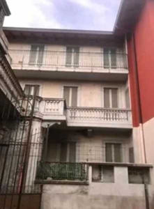 edificio-stabile-palazzo in Vendita ad Cavaria con Premezzo - 1662000 Euro