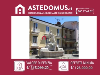 Edificio-Stabile-Palazzo in Vendita ad Sessa Aurunca - 126000 Euro