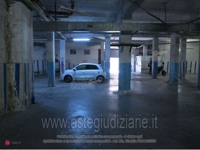 Garage/Posto auto in Vendita in Via Pasquale II 17 a Roma