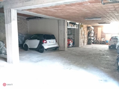 Garage/Posto auto in Vendita in Via Suor Maria Agostina 102 a Roma
