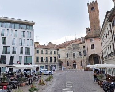 Negozio/Locale commerciale in Vendita in Piazza San Vito a Treviso