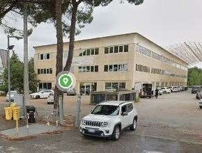 Negozio/Locale commerciale in Vendita in Via del Cantone 122 -138 a Quarrata