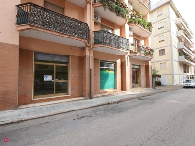Negozio/Locale commerciale in Vendita in Via Stanis Manca 1 a Sassari