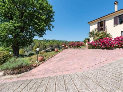 Prestigiosa villa di 302 mq in vendita strada di San Rocco, Terni, Umbria