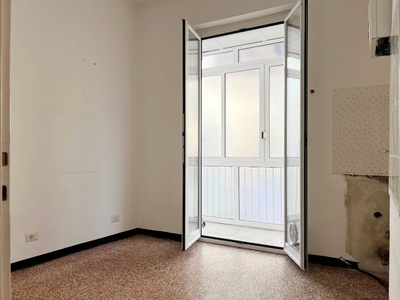 Quadrilocale a Savona, 1 bagno, 78 m², 4° piano, ascensore in vendita