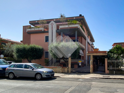 Quadrilocale con giardino a Latina