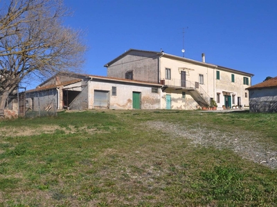 Rustico casale in Via Poggiberna in zona Pomaia a Santa Luce