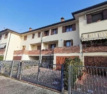 Semindipendente - Villa a schiera a Stra