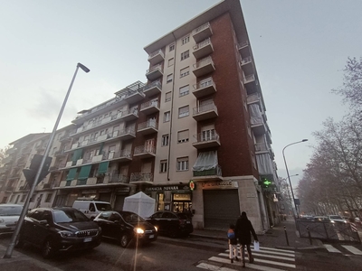 Trilocale in Corso Taranto, Torino, 1 bagno, 85 m², 3° piano
