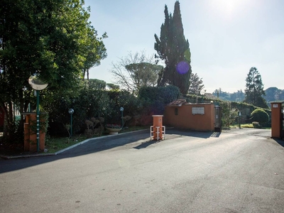 Prestigiosa villa di 651 mq in vendita, Via della Nocetta 171, Roma, Lazio
