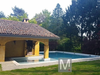 Prestigiosa villa di 600 mq in affitto, Via al Golf, Appiano Gentile, Lombardia