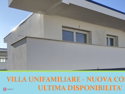 Villa in Vendita in Via Dronero 10 a Fiumicino