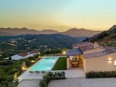 Prestigiosa villa di 265 mq in vendita, Olbia, Sardegna