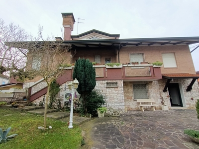 Villa ristrutturata a Adria
