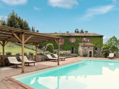 Villa ristrutturata a Montecatini Val di Cecina
