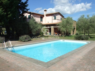 Villa singola in Strada Sambuchete, Viterbo, 9 locali, 4 bagni, 310 m²