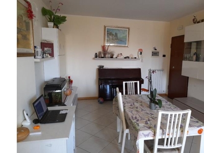 Appartamento in vendita a Alba Adriatica, Via Romualdi 2