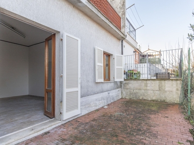 Casa indipendente 7 locali di 84 m² in Osimo