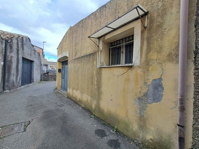 Casa Indipendente in Via Vittorio Emanuele, Viagrande (CT)