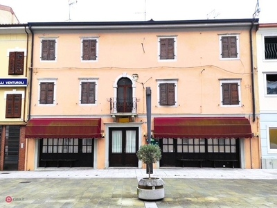 Negozio/Locale commerciale in Vendita in Via Ciotti a Gradisca d'Isonzo